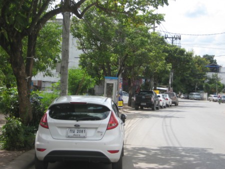 25 rai in town center